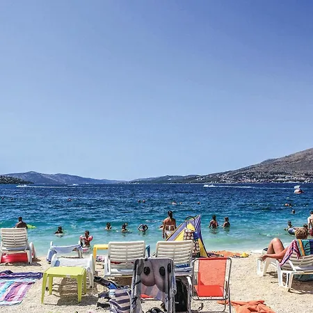 Beautiful In Okrug Gornji With Wifi Trogir